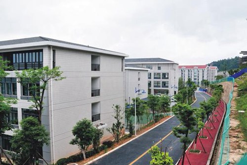 重庆市三峡职业技工学校服装设计与工艺专业介绍